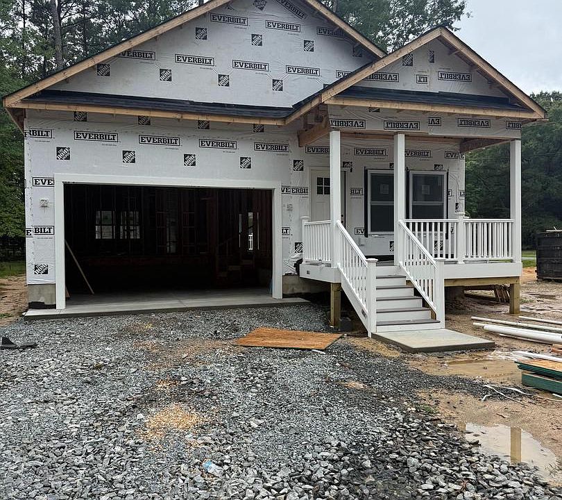1st image of 352 N Glebe Rd