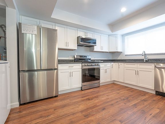 2nd image of 67 Greenbrook Dr Unit 67