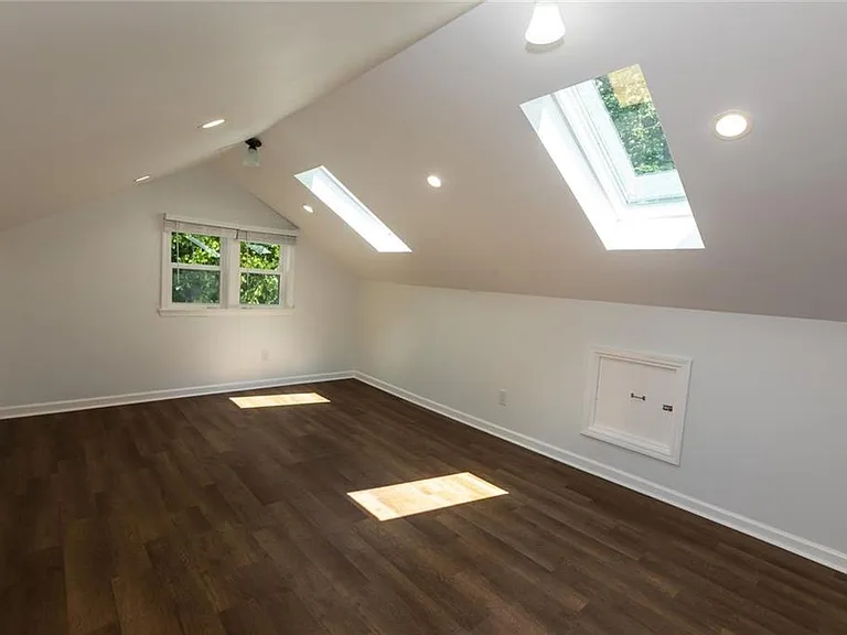 1311 Roxboro Dr — Photo 31