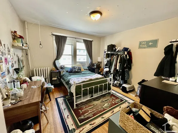 15 Radcliffe Rd #4D, Allston, MA 02134