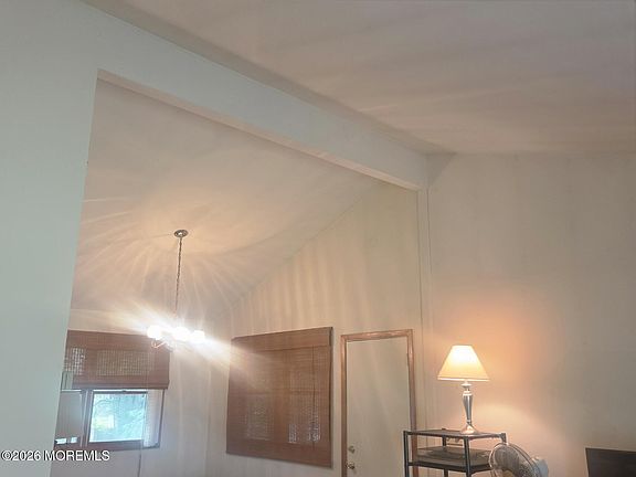3rd image of 68 Willow Road
