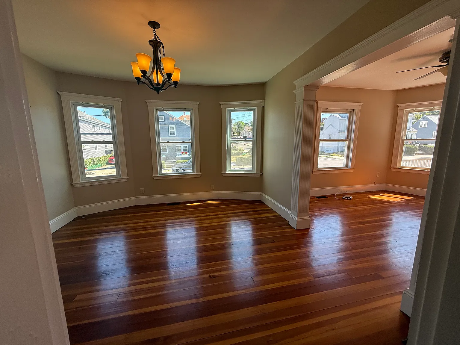 3 bed, 1376 sqft, $3,400 — Photo 3