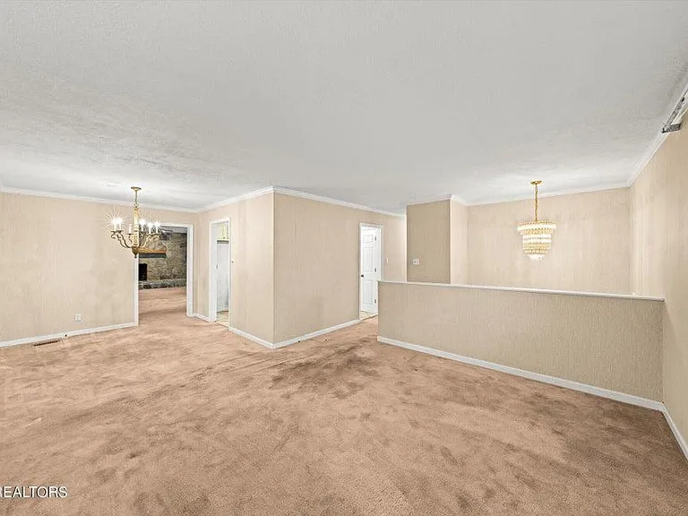 11609 Mountain View Rd — Photo 2