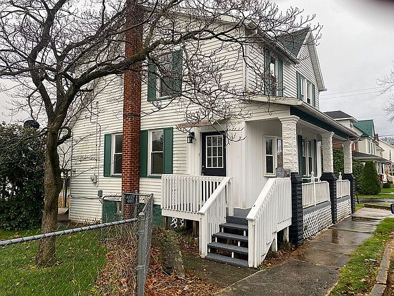 2nd image of 901 N 4th St