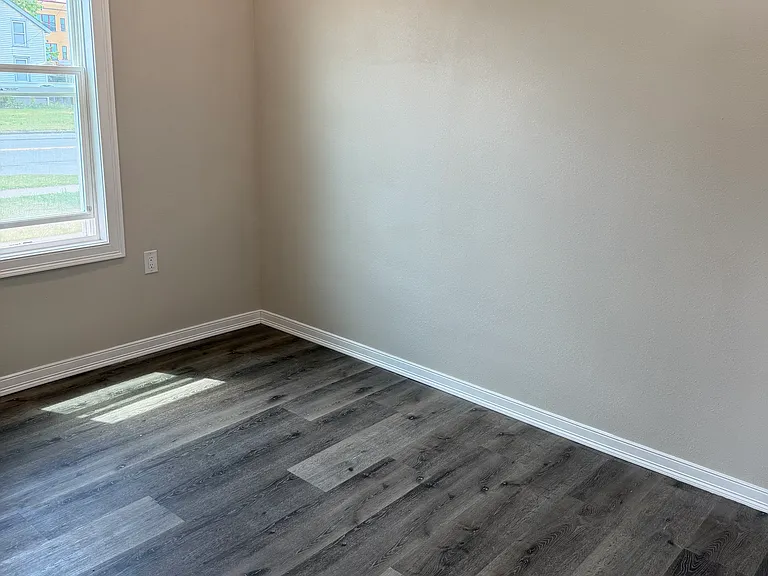 228 N Main St — Photo 6