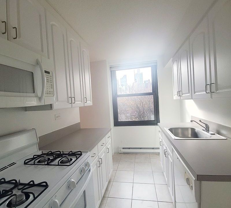1st image of 1751 2nd Ave APT 5F