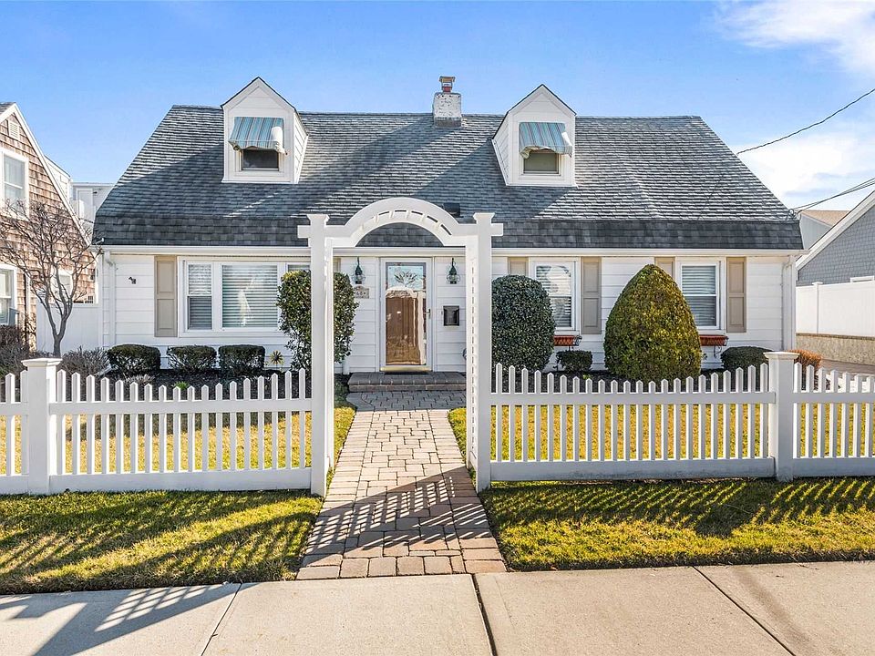 1st image of 68 Dutchess Blvd