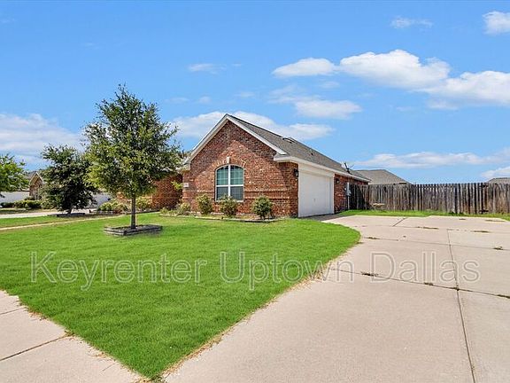 3rd image of 711 Meadow Springs Dr