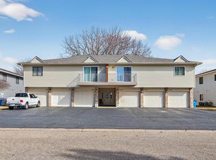 3306 Greenbrier St #3306D, Vadnais Heights, MN 55127