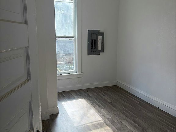 2nd image of 2618 Collingwood Blvd #A