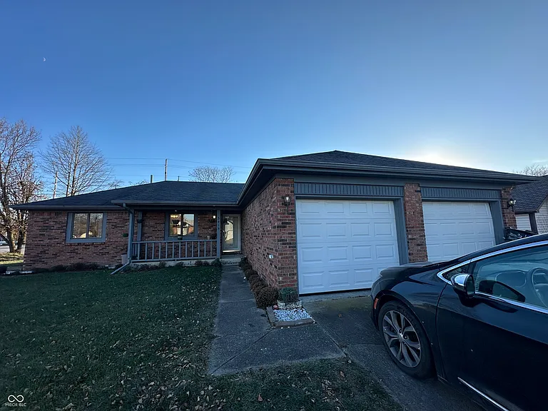 3415 Oak Tree Dr S — Photo 3