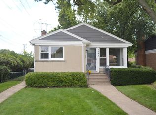 7743 E Prairie Rd, Skokie, IL 60076