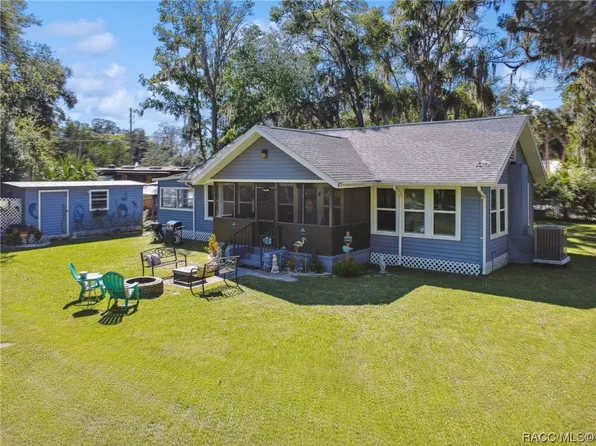 114 NE 4th St, Crystal River, FL 34429