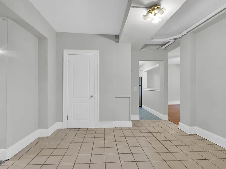 1820 Clydesdale Pl NW #C — Photo 3