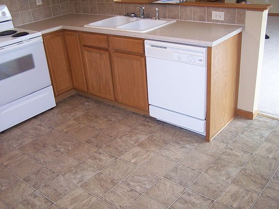 3rd image of 1803 Clover Dr