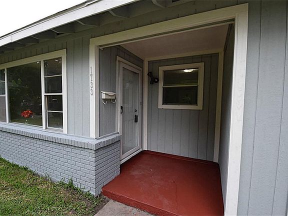 4th image of 1733 S Park Dr