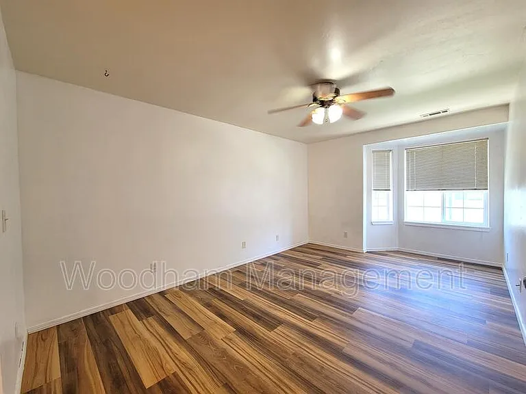 3026 W Villard St #F — Photo 6