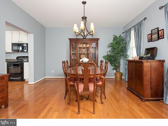5th image of 130 Brinton Dr