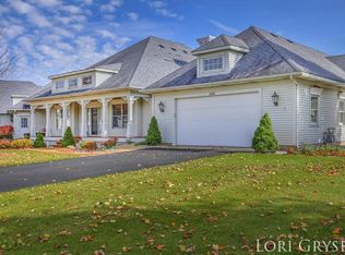 8070 Weatherwax Dr #46, Jenison, MI 49428