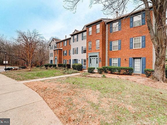 3rd image of 618 Newbridge Ct #3