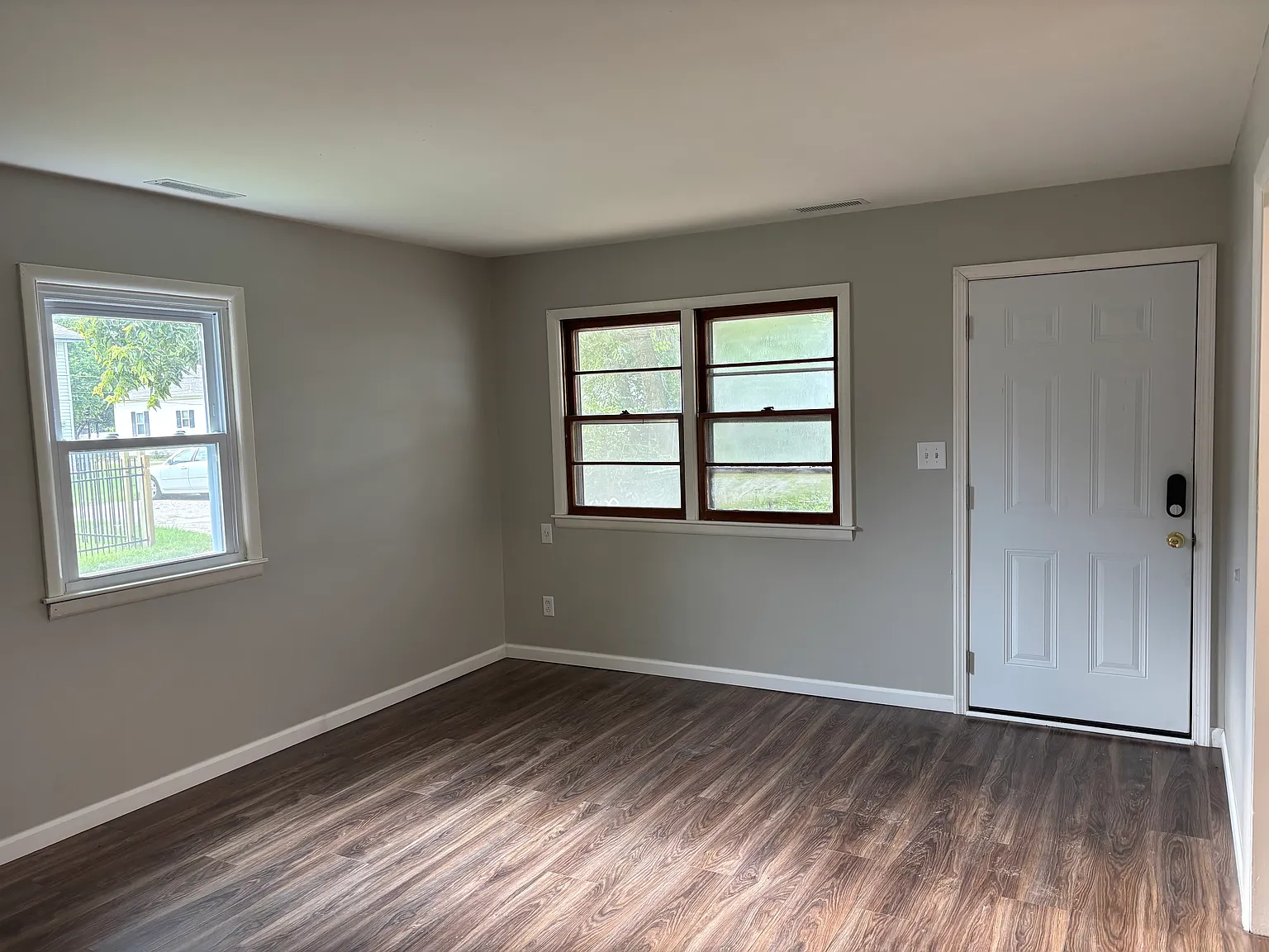 2 bed, 1000 sqft, $800 — Photo 3