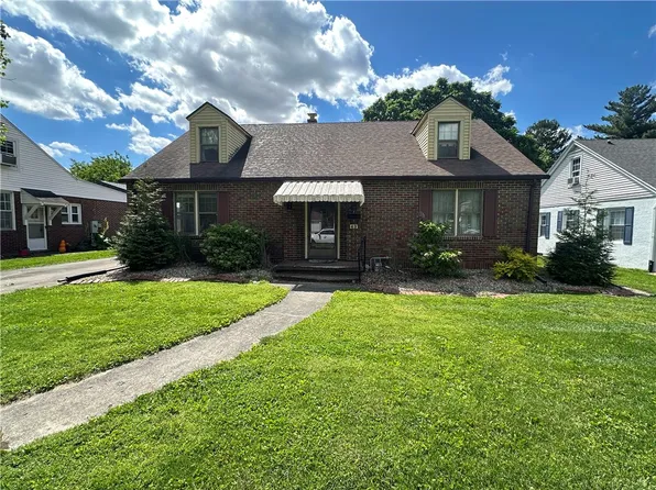 43 Elm Rdg, Mattoon, IL 61938