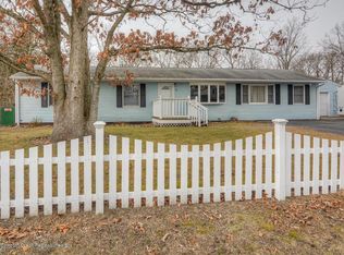 15 Wilson Dr, Howell, NJ 07731