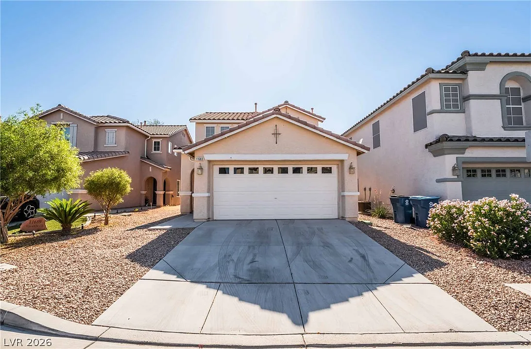 3 bed, 2.5 bath, 1865 sqft, $1,900 — Photo 1