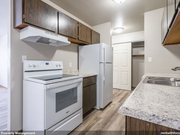 1225 Doctors Dr APT 203