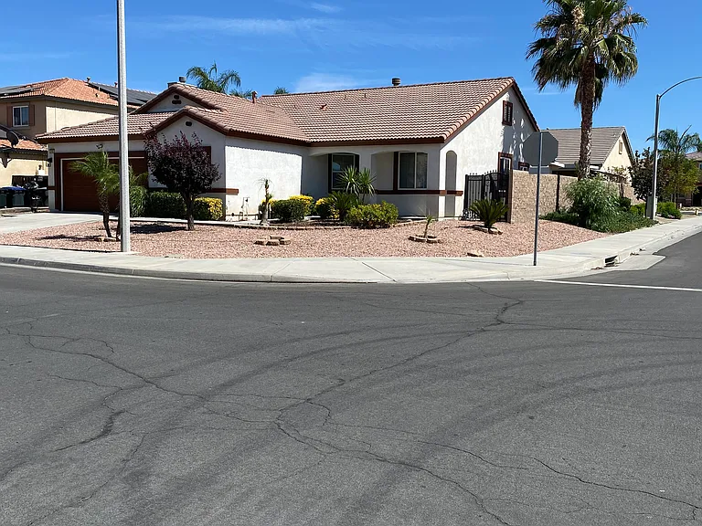 2192 Farm Meadows Dr — Photo 2