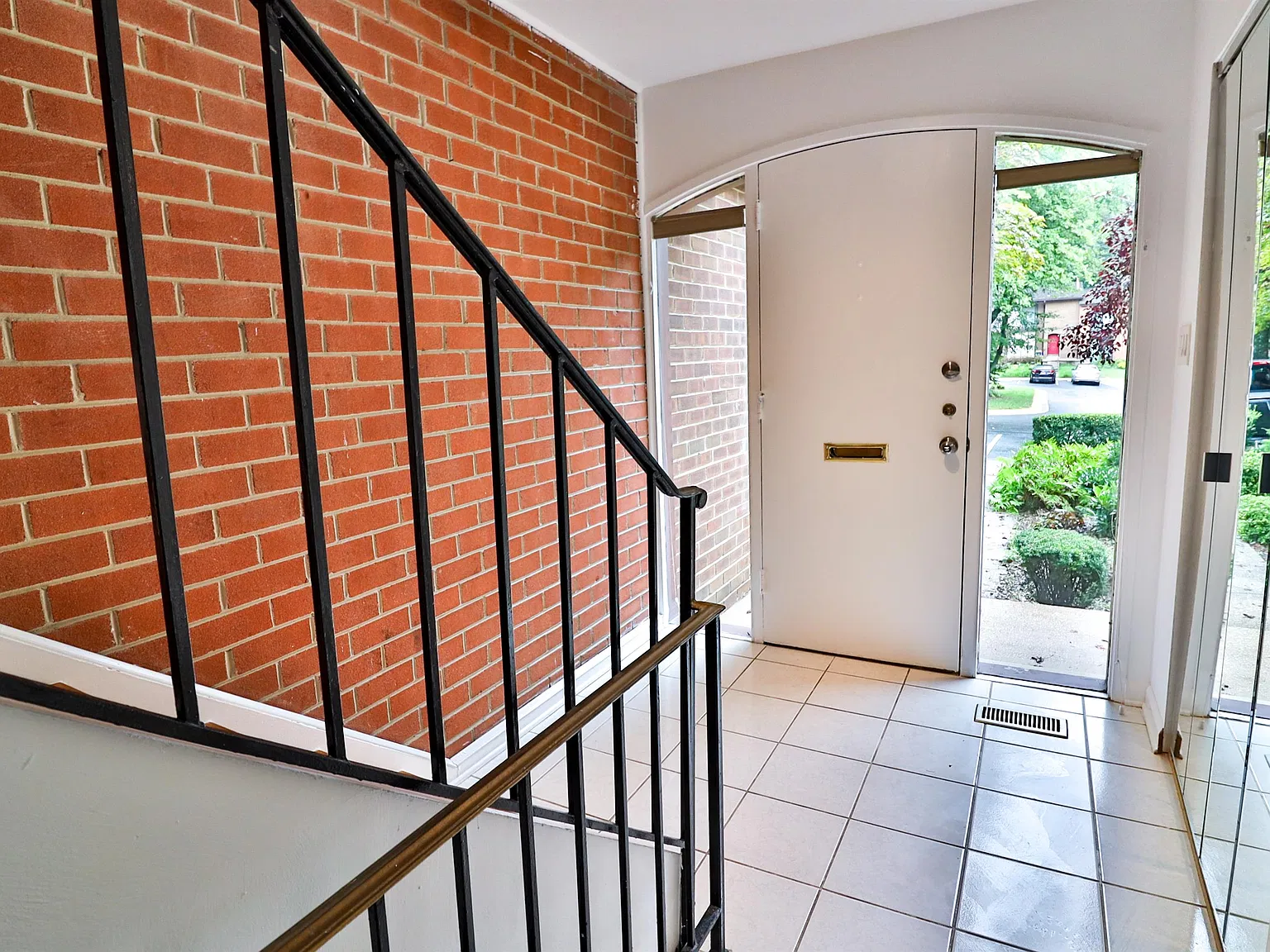 10811 Deborah Drive, Potomac MD 20854 - 1 — Photo 4