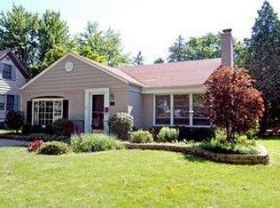 914 S 4th St, St Charles, IL 60174