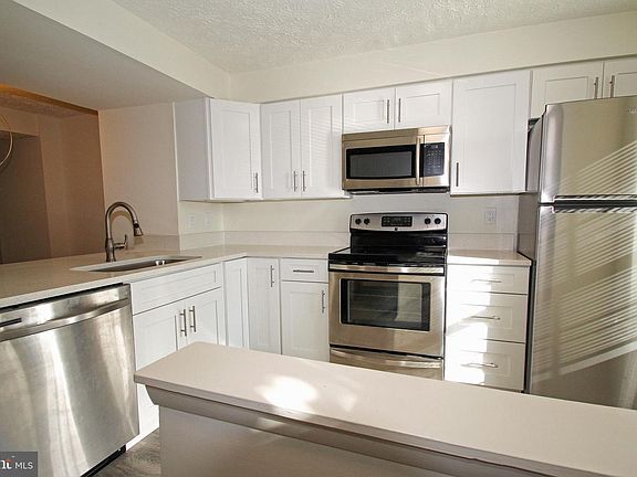 4th image of 2812 New Providence Ct
