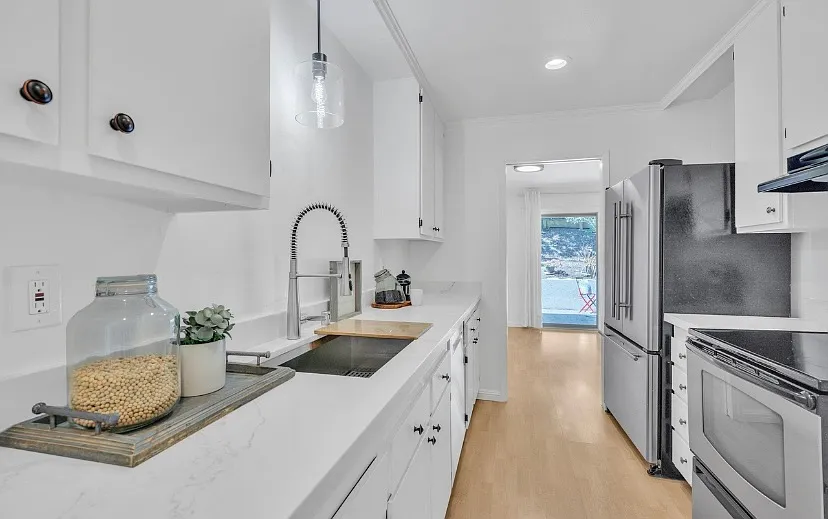 Updated kitchen with marble counters - 1871 Holland Dr
