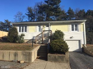 16 Powhatan Ave, Coventry, RI 02816
