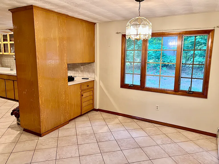 3 Merrill Dr — Photo 4