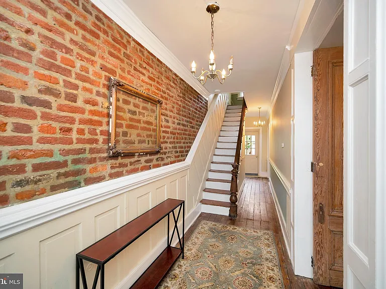305 Prince Edward St — Photo 15