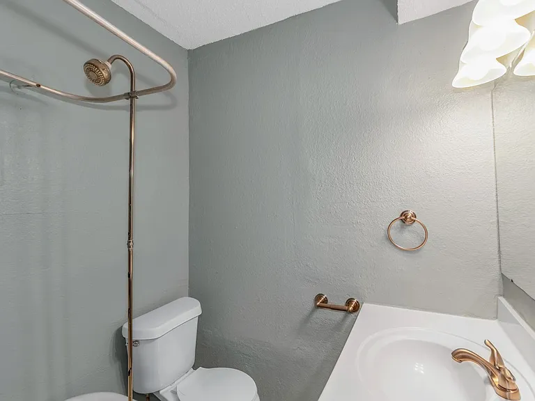 2708 & 2710 Holmes St — Photo 30