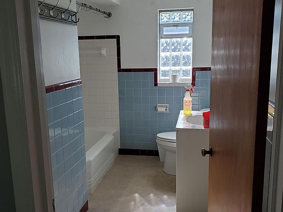 5th image of 3720 Wenzler Dr