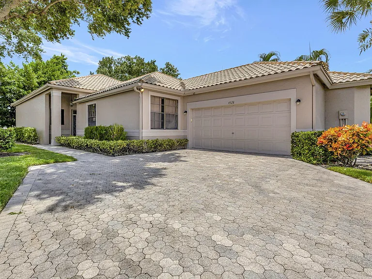 4528 Barclay Fair Way — Photo 1