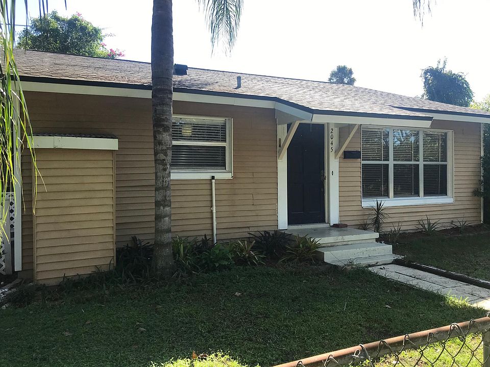 1 block from Lake Sue, East End Market, walk to Beeman Park