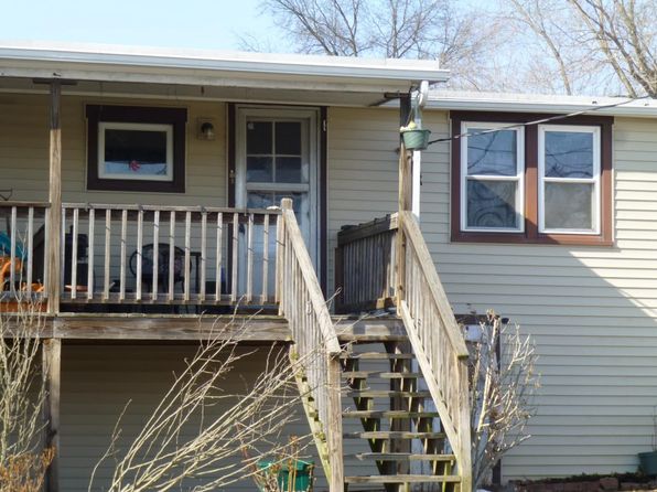15 Akron Rd APT B