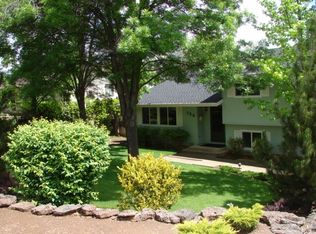 756 Meadowlark Ln, Yreka, CA