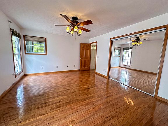 4th image of 2397 Lower Rinehart Rd