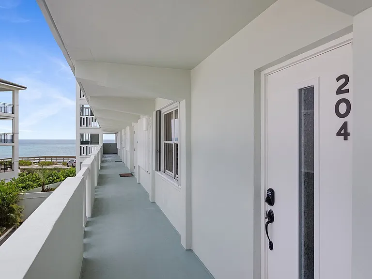 4049 Ocean Dr #204 — Photo 3