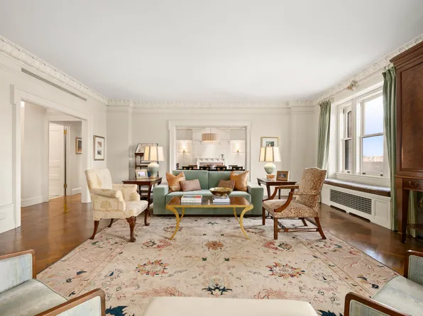 151 Central Park West image 2 of 18