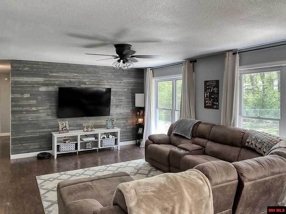2nd image of 808 Fulton St