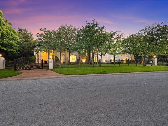 4th image of 1804 Leeds Dr