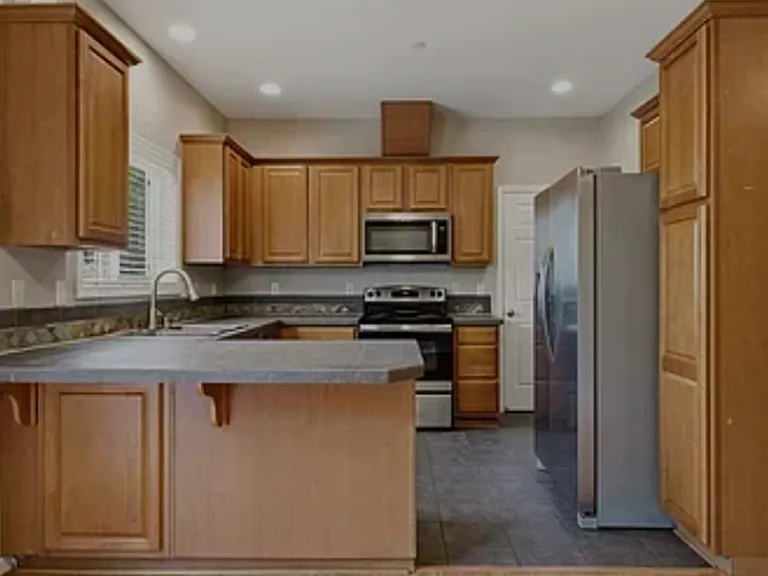 620 SW Trout Ct — Photo 7