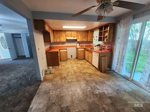 5th image of 603 C Ave